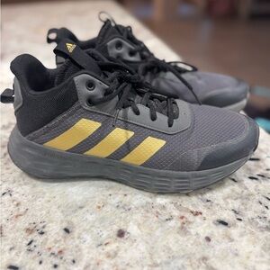 Adidas Men's basketball Shoes in Gray and Gold